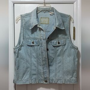 Vintage Liz Claiborne Denim Light Washed Metal Button Vest
